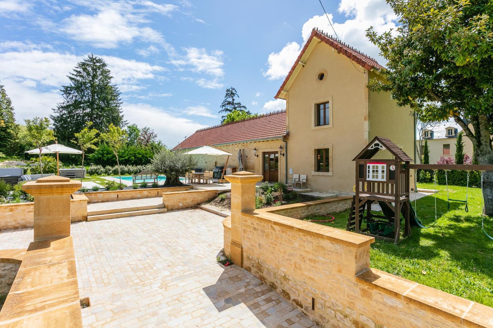 Вилла Guardian House Of Chateau Monteil With Heated Pool And Jacuzzi Calviac-en-Perigord Экстерьер фото